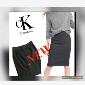 Classic Calvin Klein stylish gray pinstripes (small) pencil skirt size 4/